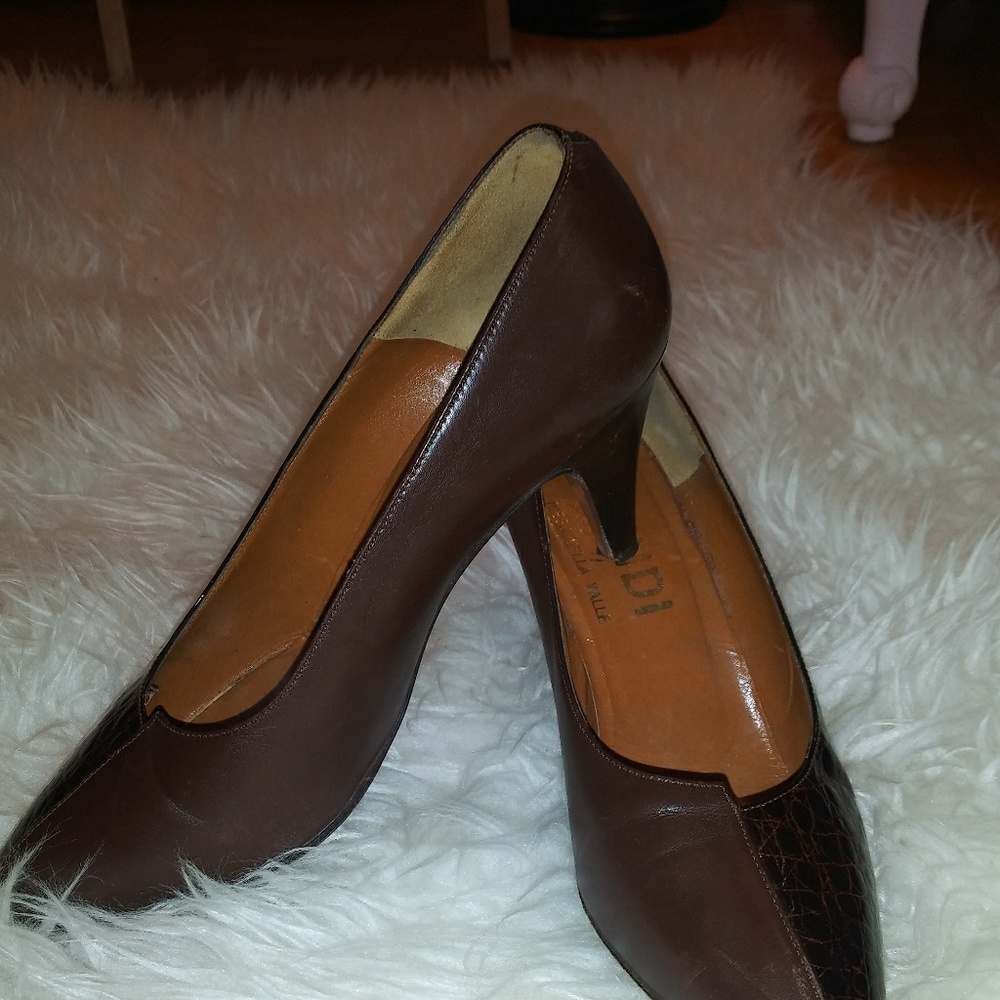 FENDI VINTAGE HEELS